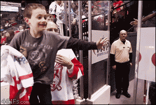 bitchpower:  typette:  4gifs:  Hockey player makes kid’s day. [video]  HOCKEY PLAYER MAKES A KID’S LIFE oh my god look at his fucking face. I’m going to cry if only because I’ll never actually be that happy so long as I live  are we not gonna