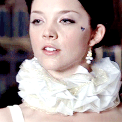 theswanhero:  ❁ Costumes to die for {10/∞} ➢ Anne Boleyn [The Tudors 1x03] 