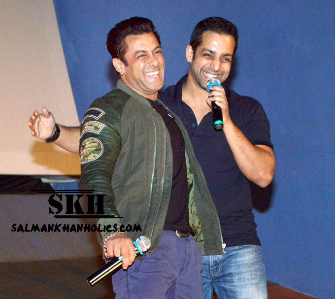 ★ Salman Khan at Jai Ho’s trailer launch (Chandan Cinema, December 12th 2013) ! Tumblr_mxs1ffZDfX1qctnzso7_1280