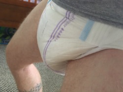 dl-park:  Seriously need my diaper changed!   VERY sexy diapered man