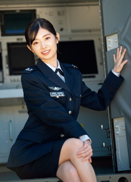 soimort48:  「そんなところ触っていいの？」AKB48・武藤十夢が基地防空隊に潜入！