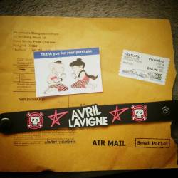 That thank you for your purchase chinese sticker lol xd After all they are happy i shop from them since years xd good to know xd #avrillavigne #bracelet #lol