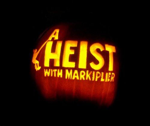 ericaseagraves:  I carved a punkin. :) OCTOBER 30th!!!
