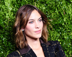 alexachung:    Alexa Chung attends the Chanel Fine Jewelry Dinner in honor of Keira Knightley on September 6, 2016  