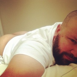 housebearsofatlanta:  alwaysbeenstocky:  Poetic notions where one man’s end is another man’s beginning… ;)  Hot butt cheeks
