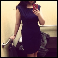 chibun:  Hey look,a waist! #kohls #dress #dressingroom #selfie