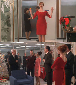 signalwatch:  Here on this first day of December, let us pay tribute to the Joan Holloway Christmas Dress 