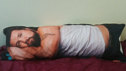 afivestarman:I cannot fucking believe this pillow is an actual thing that I actually ownI need me a fat mac body pillow