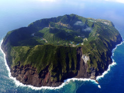 marbleslab:  daddyfuckedme: Aogashima Island, Japan  i want all my close friends to live on the inside of this island 