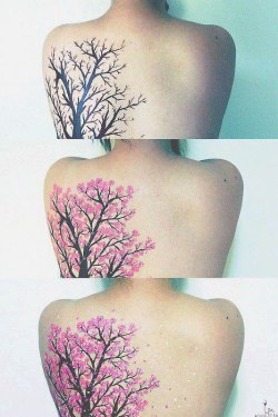 This is a beautiful tattoo.  I love that she blogged all three stages of the progress.