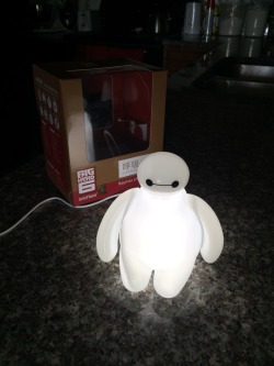 mentalhealthbaymax:  aloratheexplorer:pancakesaresosexy:colt-kun:LOOK WHO ARRIVED TODAYWhat people don’t seem to realize is a feature of this little Baymax light -He has a breathing mode. His light steadily fades in and out to a slow pace to help regulate