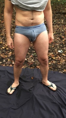 publicpisslover:  I love the outdoors! Pissing all over myself outside.  VERY hot!!!!