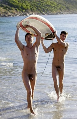 malebodylines:  naked surfboard carrying