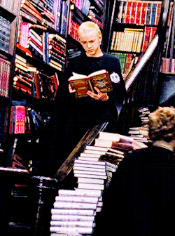 fuzzykitty01:fangirltothefullest: indie-band:  NO BUT DO YOU WANT TO HEAR MY THEORY FOR THIS SCENE This doesn’t comply with the books, I realize, but it doesn’t exactly not comply either. Why would Malfoy rip a page out of a random book? If he wanted