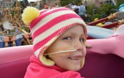 racheltheradical:  geeksofdoom:policymic:8-year-old Claudia Burkill is the first person in the world to beat brain cancerFollow policymic  Finally some GREAT news in my dash! Not only is she the first person to beat brain cancer, she was diagnosed with