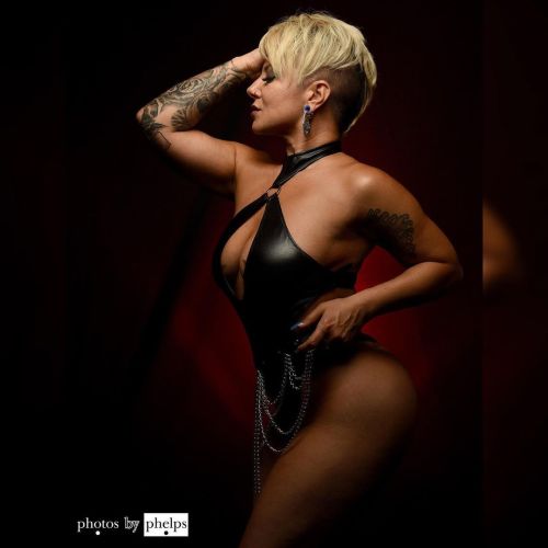Return shoot with Meli Synt @sugar_kitty_syn , she keeps it going and going with poses and outfits .  #slimthick #dmvmodel #photosbyphelps #kinkmodel #fetishmodel #tattooedmodel  #curvymodel #baltimorephotographer #booty  #imakeprettypeopleprettier  