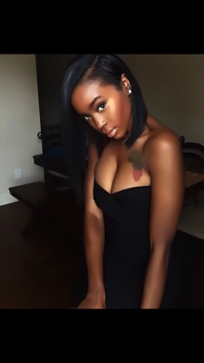 luluhasaan:  Dark skinned woman 💫 IG : Luluhasaan  Who else besides me would love to see her pussy