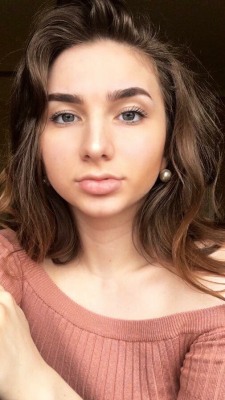 sabrina97xo has that fresh face girl next door look dialed in perfectly