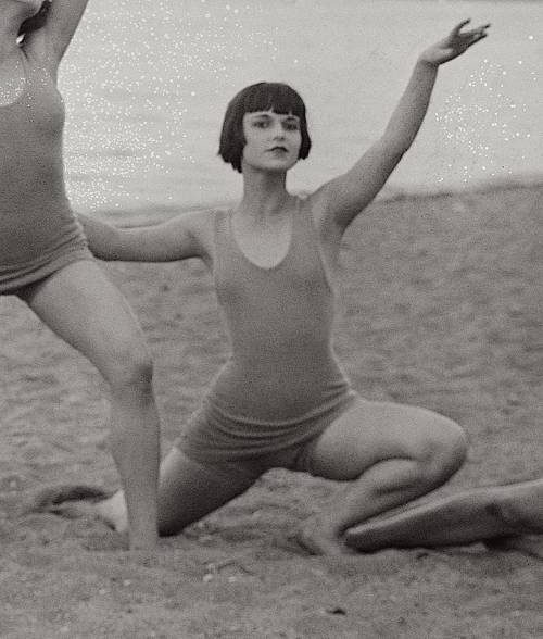 16-year-old Louise Brooks posing on a beach with members of the Denishawn Dance Company in 1923. Nudes &amp; Noises  