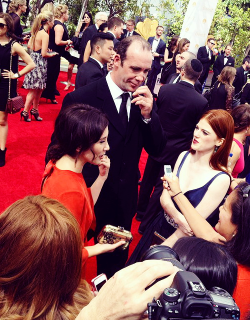 roselesliesource:  Sibel Kekilli, Rory McCann and Rose Leslie at the Emmys 2014 (x) 