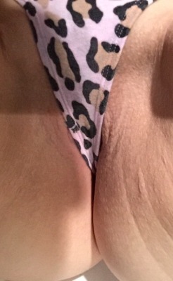 msjigglypuffs:  Monday’s panties…pull them off with your teeth please!