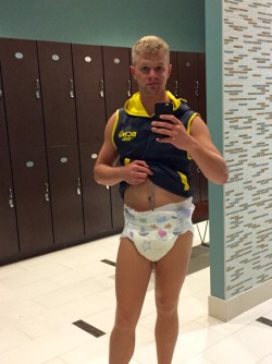totallydiapers:Quick change in the locker room  #diaperboy #abdl #diaper