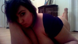 thenewbojay:  anxietyqueen1011:probably the first photoset i’ve taken in months, oops  Sexy thick  Damn sexy