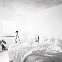 I want to spend my weekend in an all #white room &mdash; sleeping!!! #lazyass #iwantaroomlikethis