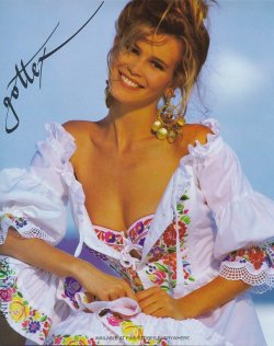 80s-90s-supermodels:  Gottex 1991 Photographer : Patrick Demarchelier Model : Claudia Schiffer  Claudia Schiffer my idol