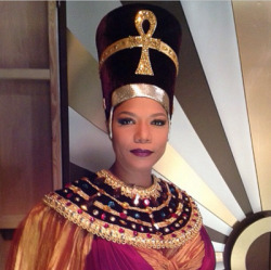 dynamicafrica:  Halloween may be a few days gone but it’s never too late to marvel at beautiful costumes - especially when they look this good. Both Queen Latifah and Tika Sumpter dressed up as one of the most well-known Ancient Egyptian queens, both