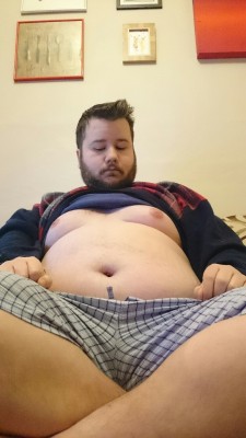 fierybiscuts:  willcolbykettles:  Also tummy Tuesday  *drools*