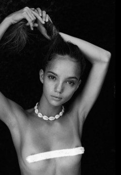 inkaandkate:  Inka Williams   Sexy Bare and Adorable Kate Moss Lookalike   #inkawilliams #katemoss #adorable #cute #sexy #model #stunning #pretty #perfect