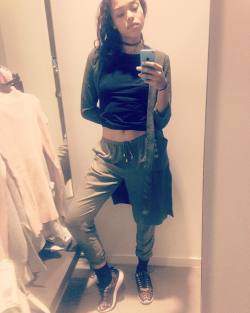 sheandherbaby:  Fitting room pics ðŸ™‚ this was my outfit before I tried on clothes thoughâ€¦ðŸ¤”ðŸ¤” #whatsthepoint #fashion #style #lookoftheday #ootd #stylist #detroit #fittingroom #shopping (at The Mall at Partridge Creek)