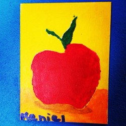 Arte&hellip;. #red #apple #colors #special #expresion #exhibition @mariadejesus1