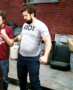 massivemyke:  cubstearns:  docislegend:  the me’ist thing that’s ever been  Rob McElhenney is living proof that of you gain fifty pounds and grow a beard you’ll be hot as fuck.   Agreed!!