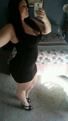 weliketoplay7384:  Little black dress :) xoxo   so sexy