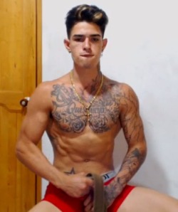 Watch live sexy Croy Klein at www.gay-cams-live-webcams.com Create an account today and get 120 FREE CREDITS CLICK HERE to see his webcam page now