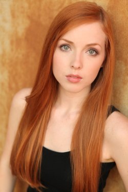 redhead-beauties:Redhead http://redhead-beauties.blogspot.com/ Question: is she being hypnotized or hypnotizing? I wouldn&rsquo;t mind either one&hellip;