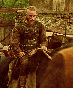 I call this the &ldquo;Ragnar Dismount&rdquo;, or perhaps the &ldquo;Swagnar Dismount&rdquo;?One of many great moments from Vikings, S1, Ep 7, &ldquo;A King&rsquo;s Ransom&rdquo;!