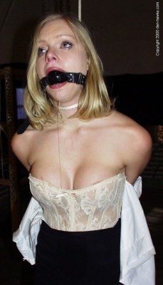 evilqueen1969:“…I think for many it’s the moment they realize that they can’t stop the drool from drooling. For others it’s when I rip open their blouse. For this thing specifically its eyes changed when I looped the rope around its neck and