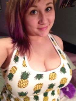 misspennyprimetime:  misspennyprimetime:  Pineapples and boobs  Wow… Apparently people really like pineapples.