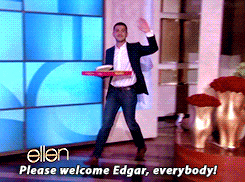prettylittletmi:  Ellen’s Oscar Pizza Guy Gets His Tip 