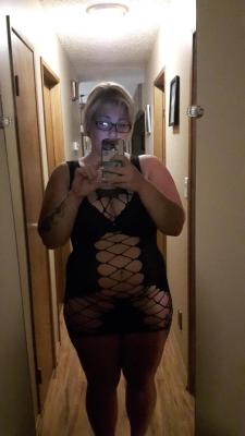 bbw-blondehotwife:  Who wants to undress me???  Me