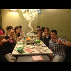 Comer last night at hotpot with my friends from Korea, Japan, Germany and Bulgaria. #dinner #china #dalian #studyabroad