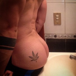 chokonito:  🍴 Bon appetit!! #gayinked #gay #buns #hotgays #stud #sexyback #jock #tattoedboys #gayswag #gayjock #gaystud #swag #anaconda #gains #420