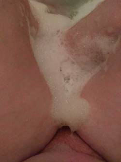 kiss-me-as-you-slam-into-me:  A lavender bubble bath and porn? Yes please. 