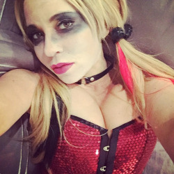 xxgeekpr0nxx:  The ultimate Harley Quinn? Tara Strong, of course.   Tara Strong cosplaying as one of the best &amp; sexiest characters she&rsquo;s voiced? I think I&rsquo;m in love!