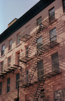 seanklingelhoefer:  Somewhere in New York, 2019.Yashica T4 Zoom | Kodak Portra 400