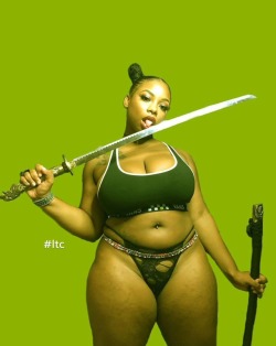leemore-23: addicted2curvez:  #lovethemcurves #supersexy #superthick #curvology  Omg   Them draws tho 🤔🤔I guess it&rsquo;s part of the aesthetic but it&rsquo;s bothering me 