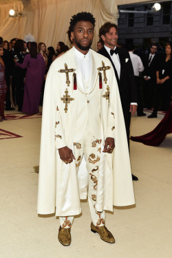 celebsofcolor: Chadwick Boseman attends the Heavenly Bodies: Fashion &amp; The Catholic Imagination Costume Institute Gala at The Metropolitan Museum of Art on May 7, 2018 in New York City.